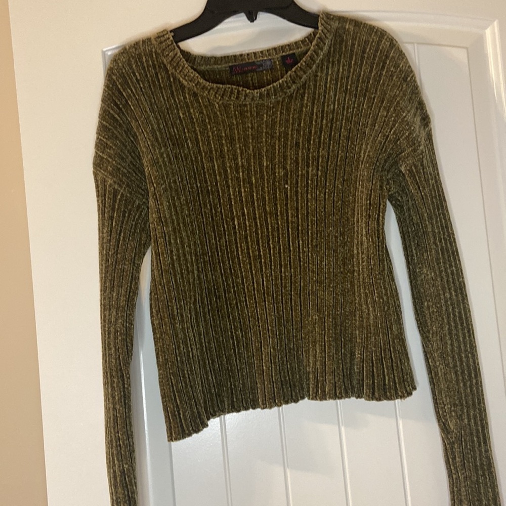Green sweater 💚